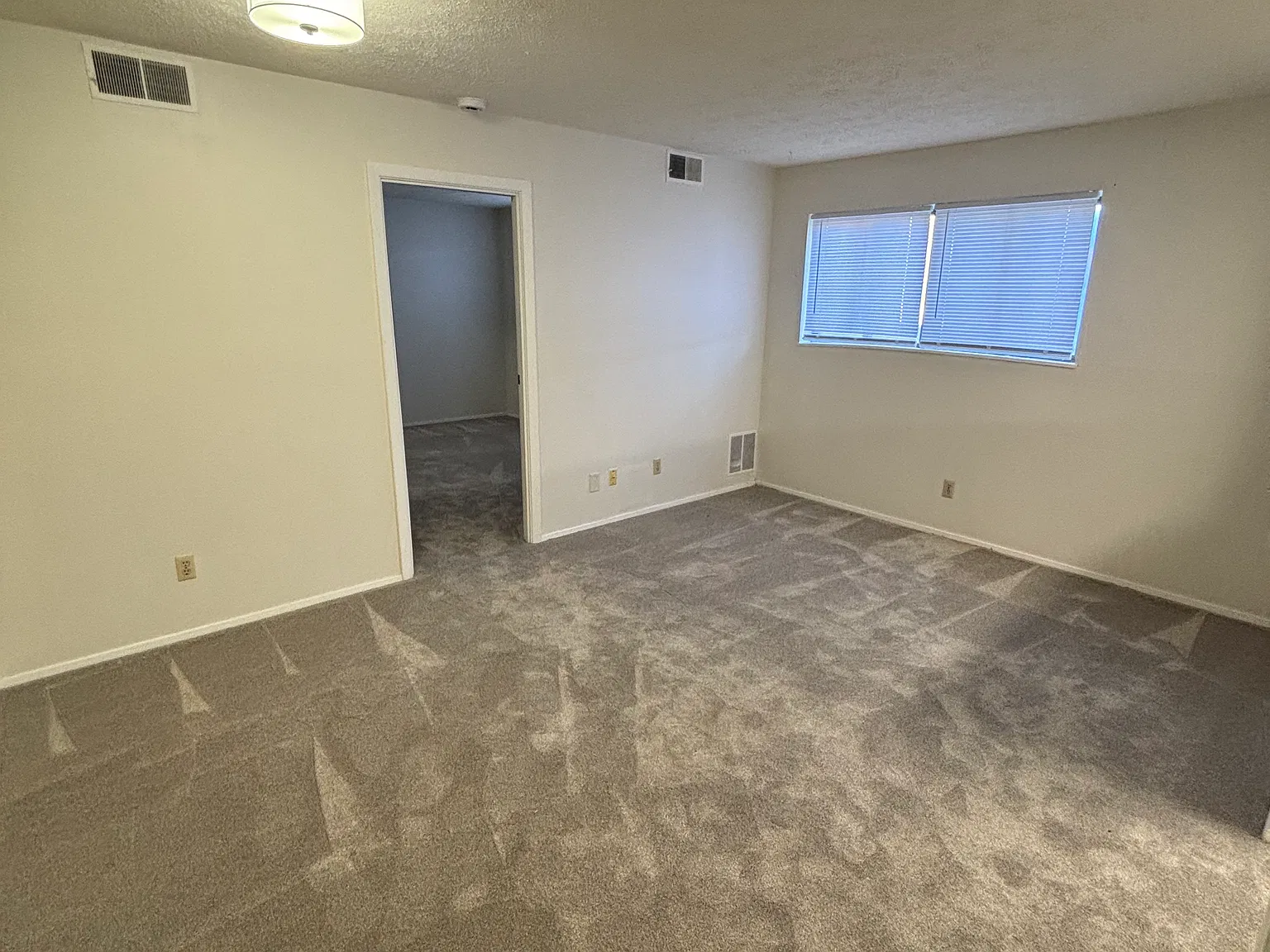 2400 Wapakoneta Ave — Photo 2