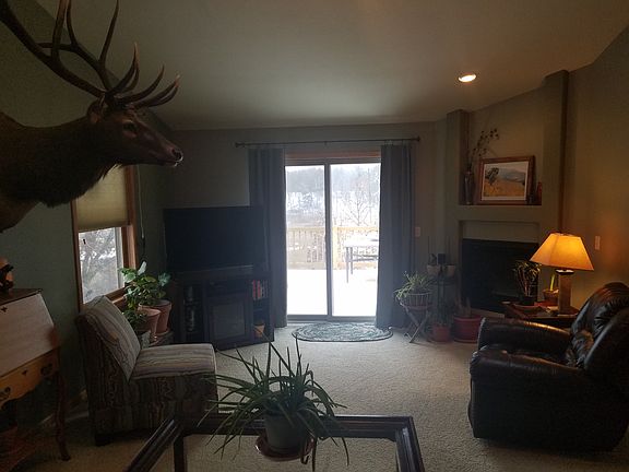 Living area faces south 
