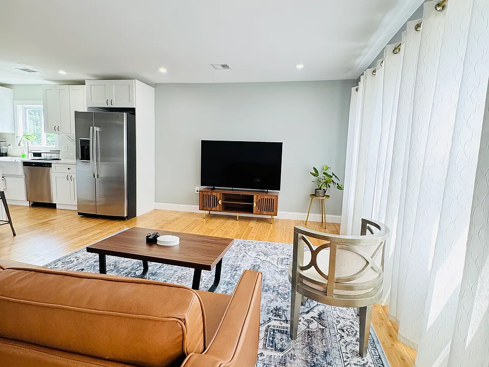 69 Cutler St #2B