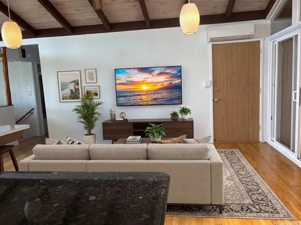 2208 Liliha St APT B, Honolulu, HI 96817