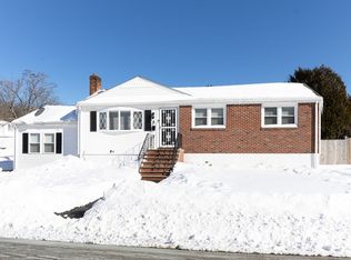 8 Dianthus Rd, Holbrook, MA 02343