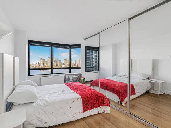 630 First Avenue image 7 of 24