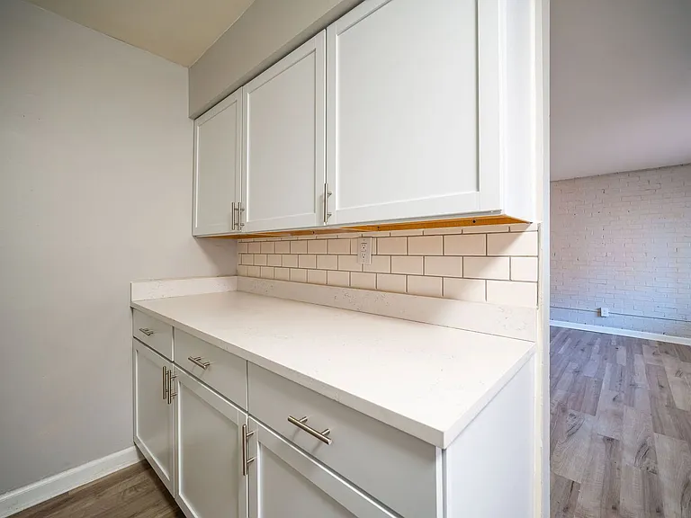 35 Euclid Ave #B — Photo 5