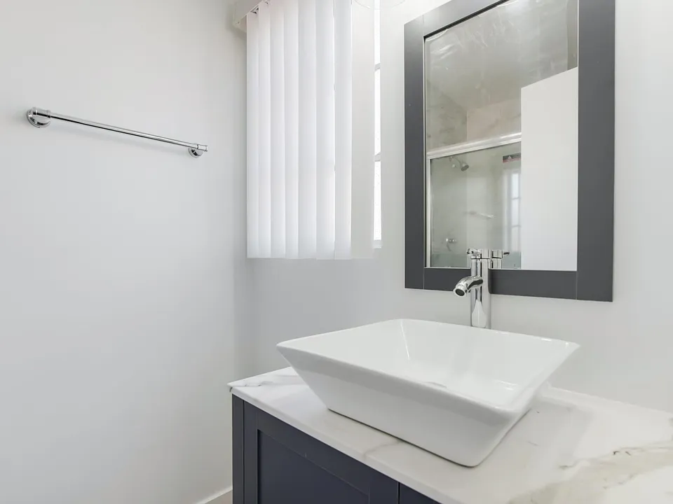 405 W Elk Ave #5