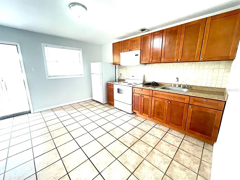 2610 Durham St #B — Photo 9