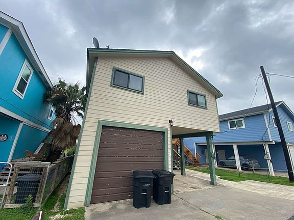2nd image of 208 Leeward Way