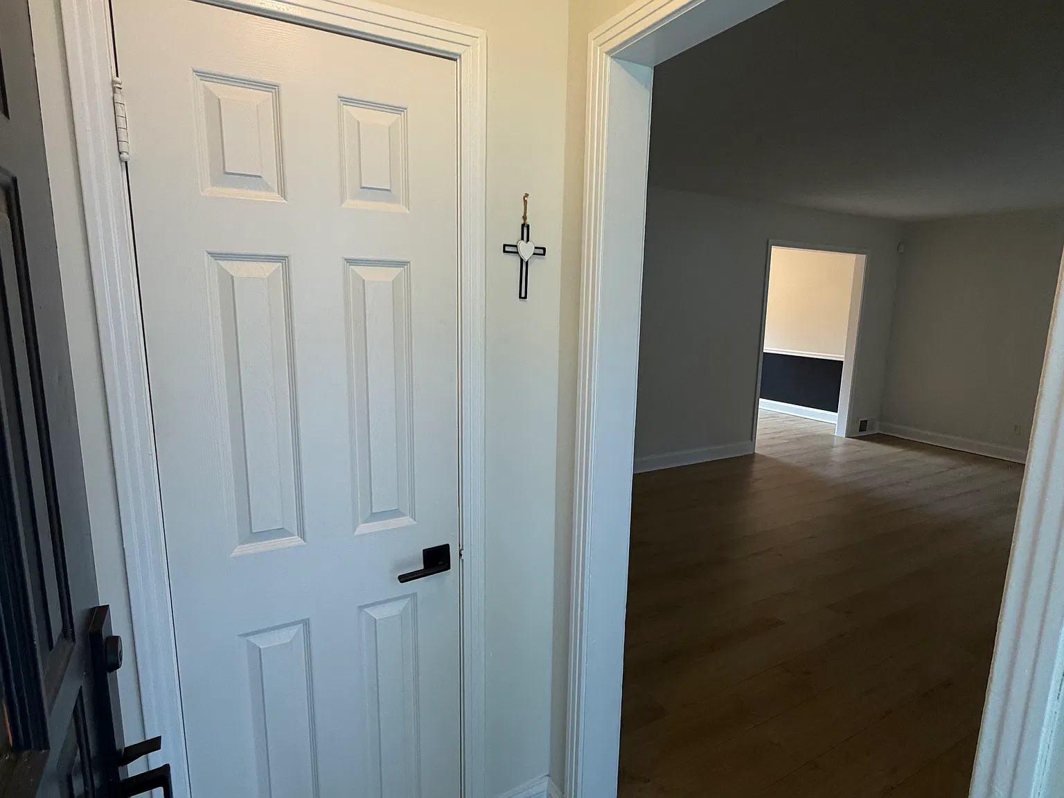 3 bed, 1200 sqft, $2,850 — Photo 3