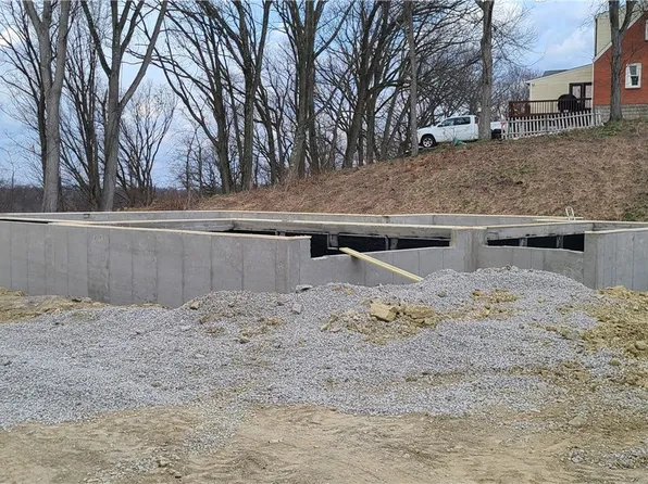 1600 Memory Lane Ct, Pittsburgh, PA 15237