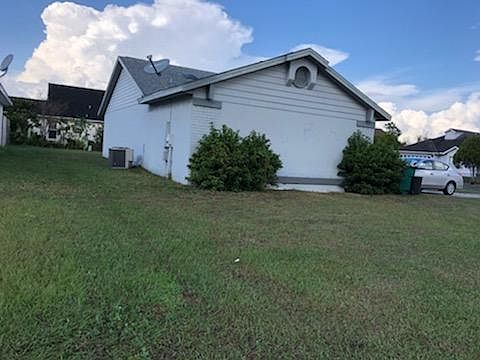 2nd image of 215 Seabreeze Cir