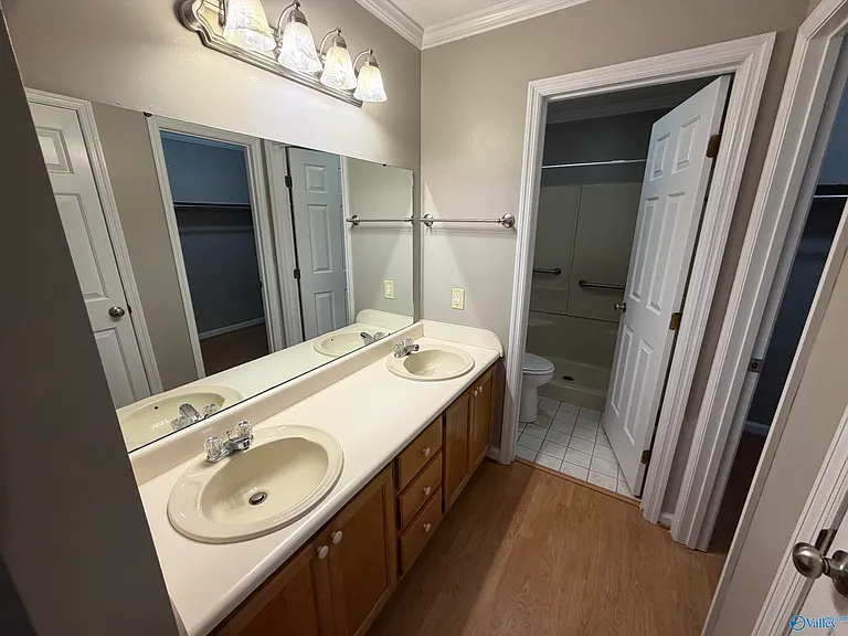 402 Pine St NW — Photo 16