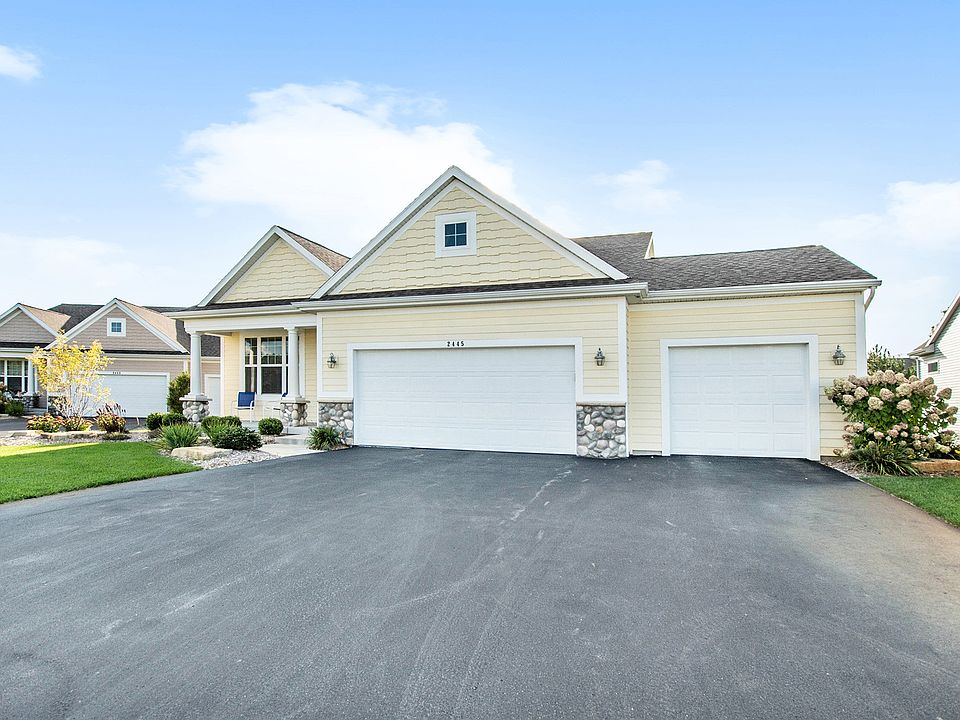2445 Highridge Hills Ln SE, Grand Rapids, MI 49546 Zillow