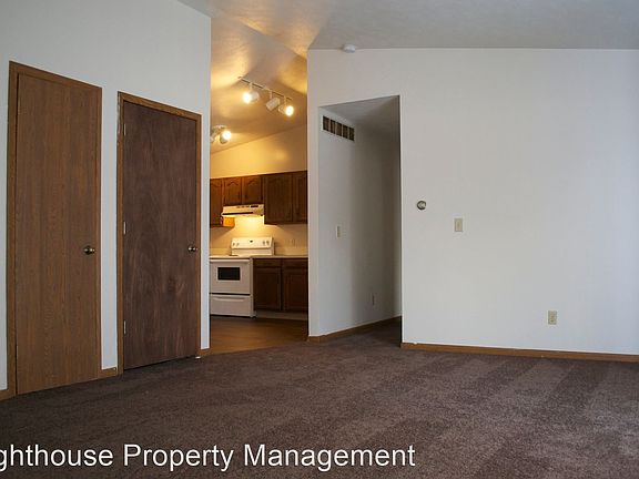 4th image of 8590 Wabasis Ave NE