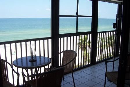 Large Gulf front balcony