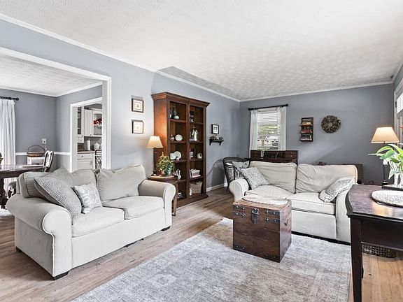 5th image of 1478 Spruce Dr SE