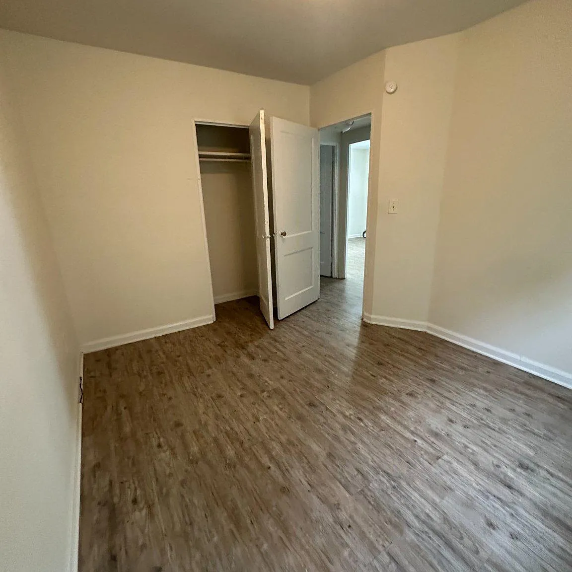 2 bed, 1.0 bath, $1,300 — Photo 4
