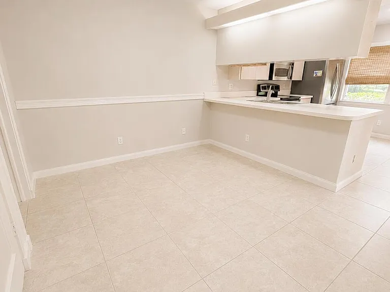 3115 Kingston Ct — Photo 6