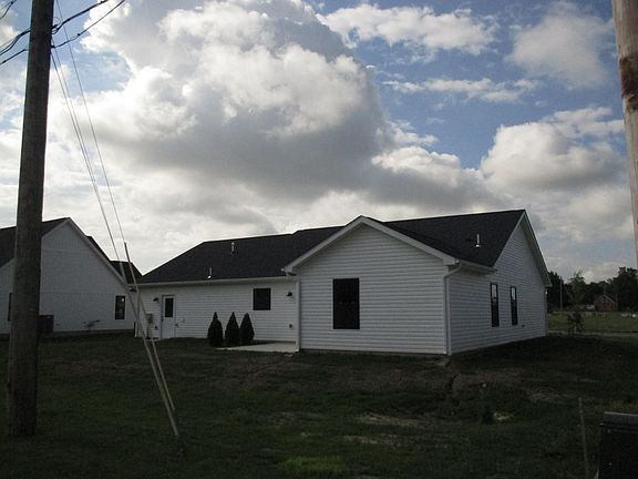 4th image of 304 Margaret St