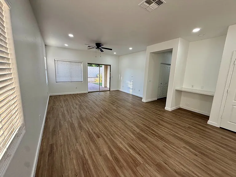 15238 W Custer Ln — Photo 13
