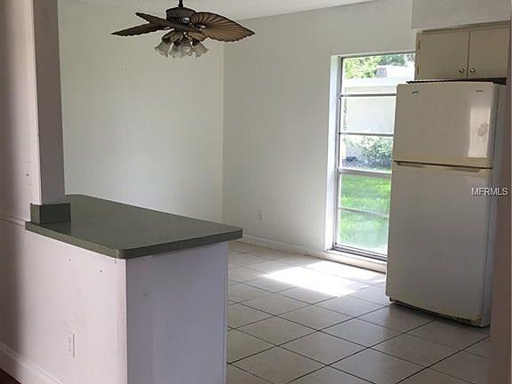 5th image of 1583 Amberlea Dr S