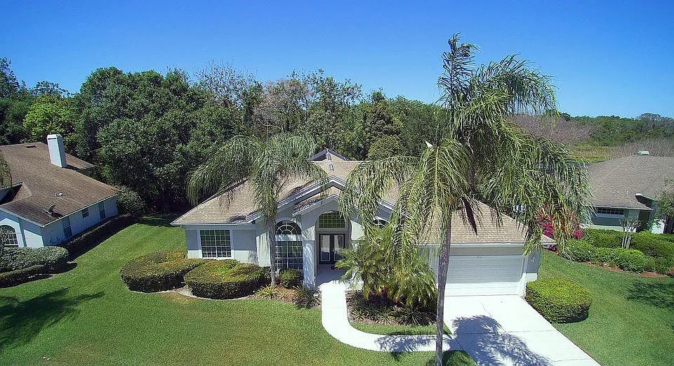 812 Palm Cove Dr