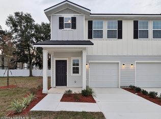 6013 Carolines Ct, Jacksonville, FL 32277