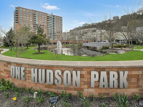 312 Hudson Park, Edgewater, NJ 07020