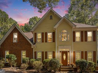 560 Ridgemont Dr, Fayetteville, GA 30215