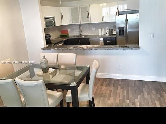 3rd image of 19390 Collins Ave APT 1503