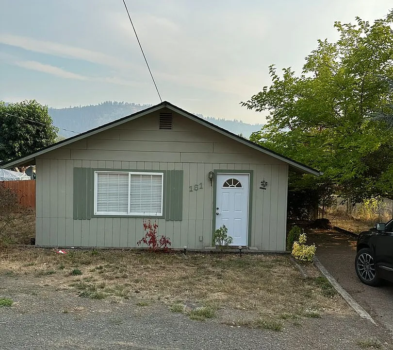 161 SE Suksdorf St
