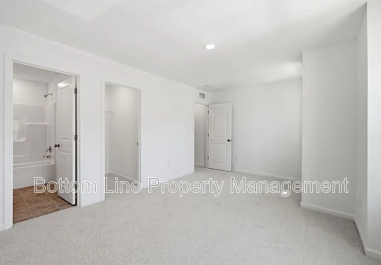 2308 Oakwood Meadows Ct — Photo 35