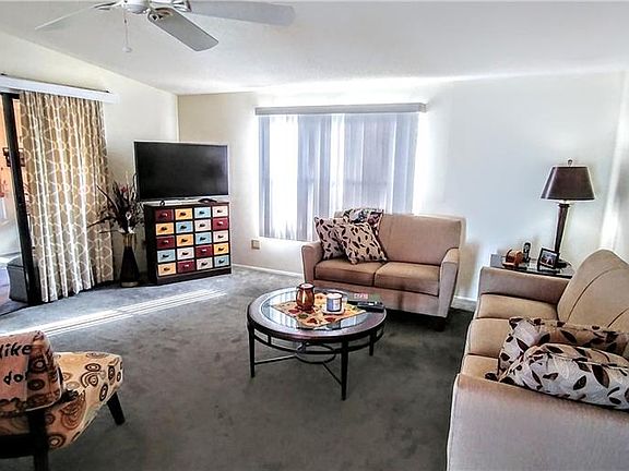 3rd image of 1852 W Schwartz Blvd