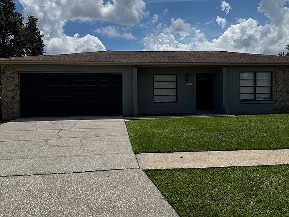 3rd image of 4013 Briarlake Dr