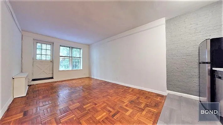 Rented by Bond New York | media 17