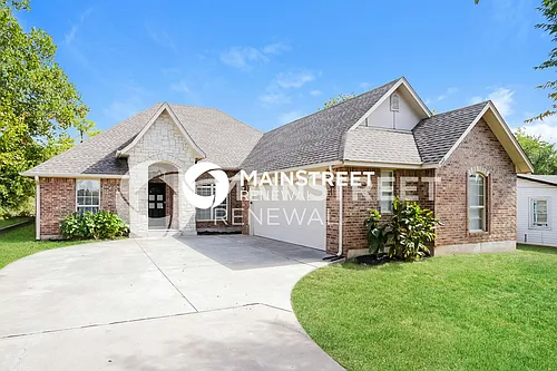 2660 Clarke St Photo 1