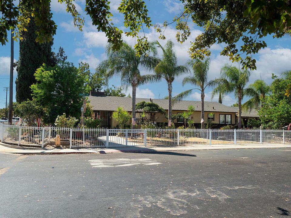 1st image of 2538 Thomas Ave