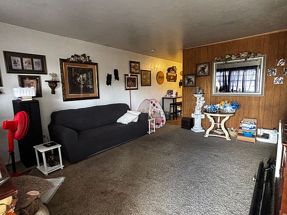5th image of 1301 Meadow Ln