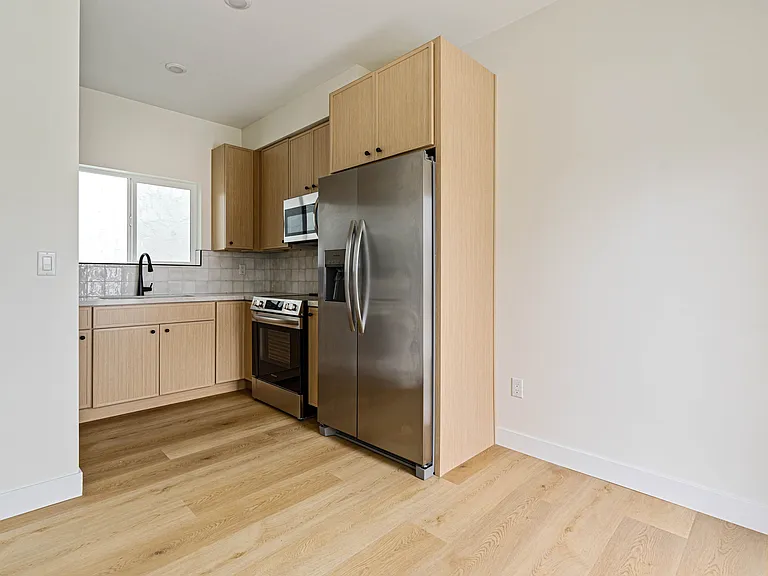 1953 Emerald St #2 — Photo 16