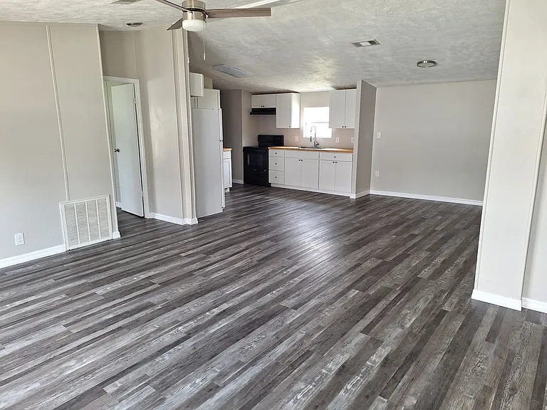 3531 S Pine Ave #5 — Photo 2
