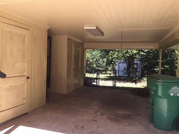 2nd image of 908 Pineridge Dr