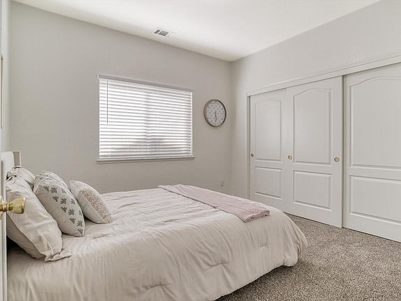 5th image of 643 E Springer Dr