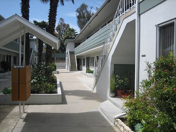 3rd image of 4424 Menlo Ave APT 21