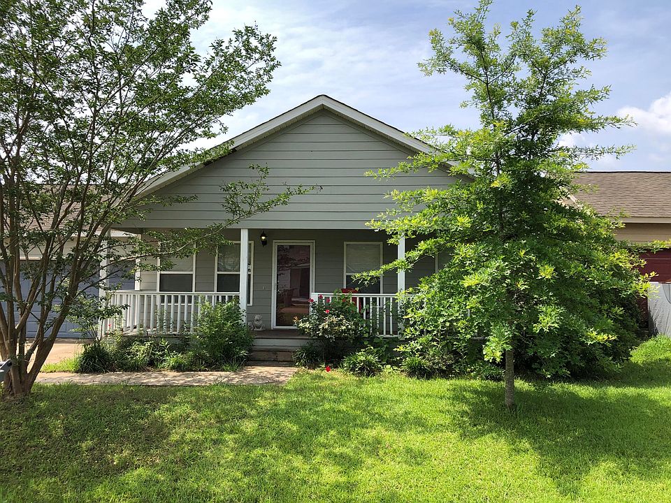 1st image of 24 Rosebay Dr