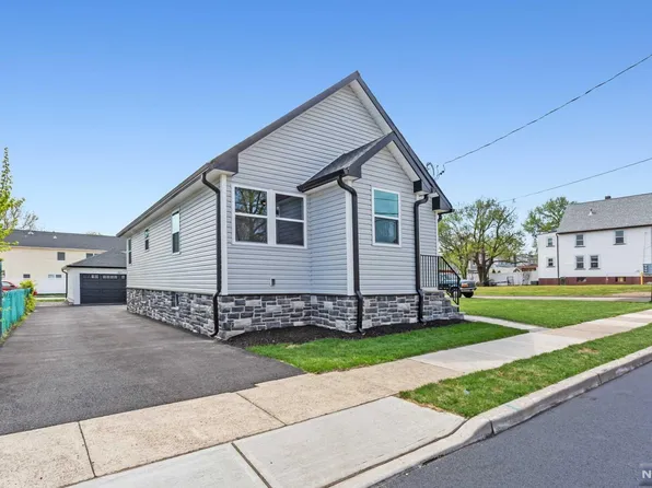 148 Grove St, Elmwood Park, NJ 07407