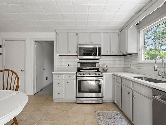 3rd image of 25 Florence St