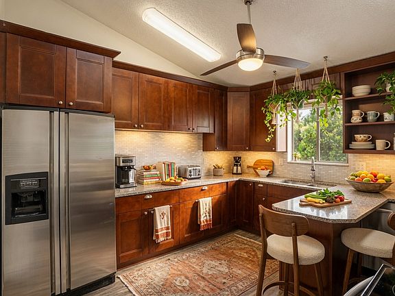 3rd image of 325 Timberline Trl