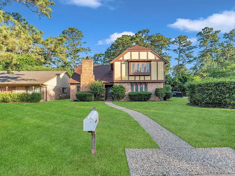 8102 Autumn Willow Dr — Photo 3
