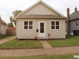 1306 S 9th St, Clinton, IA 52732