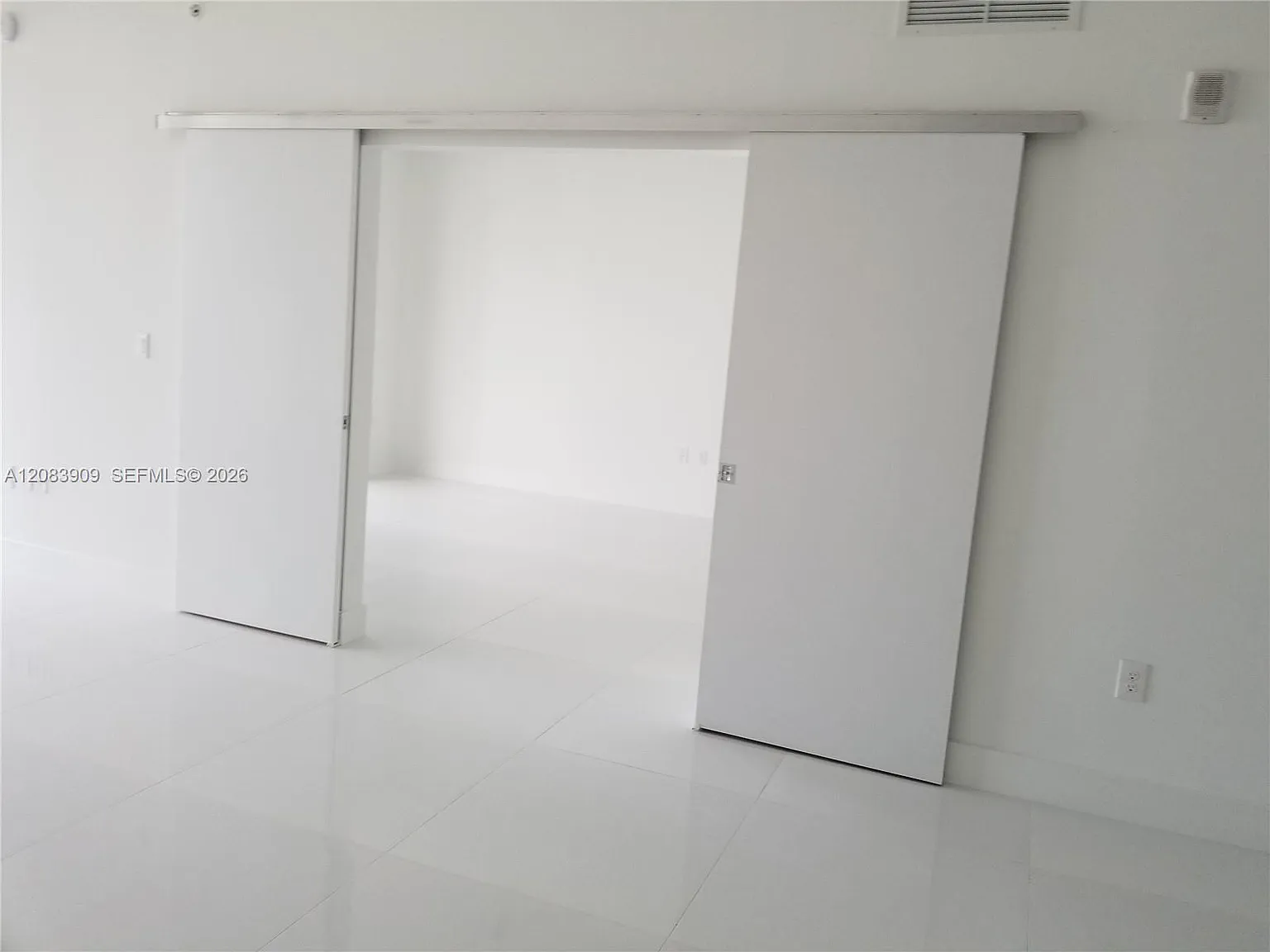 1010 Brickell — Photo 2