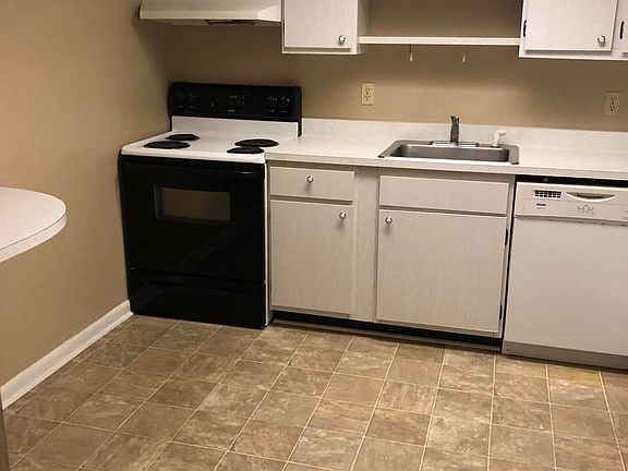5th image of 572 B Bahia Cir #205