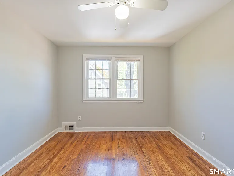 1160-1164 Whitney Ave #A — Photo 19